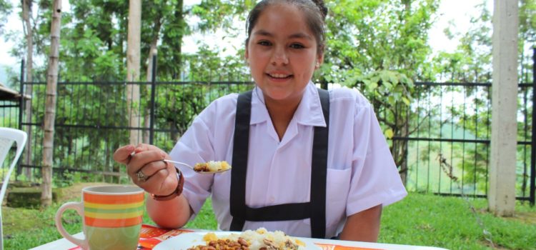 Qali Warma atiende con servicio alimentario a más de 376 mil escolares de secundaria en el ámbito nacional
